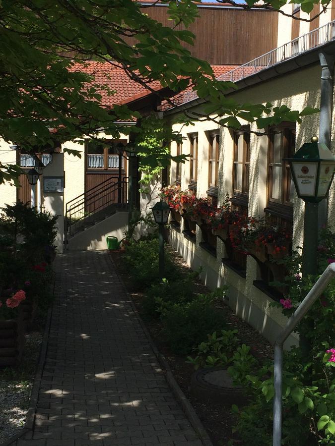 Hotel-Gasthof Deutschmeister Donauwoerth Exterior foto